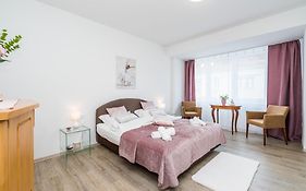 Perla Hradce 302